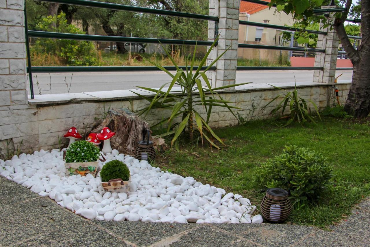 Lamprini'S Deluxe Studios Limenas  Ngoại thất bức ảnh