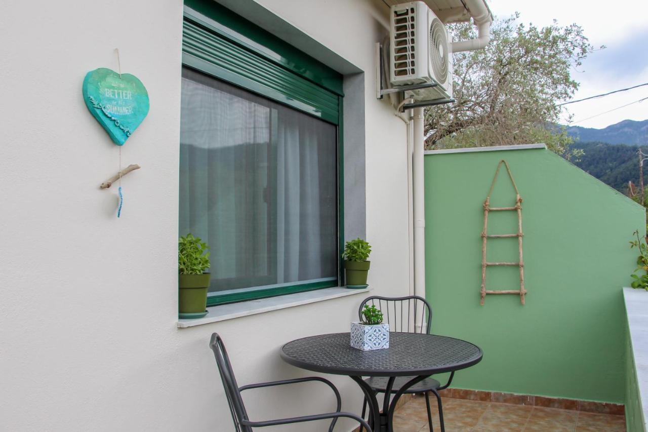 Lamprini'S Deluxe Studios Limenas  Ngoại thất bức ảnh